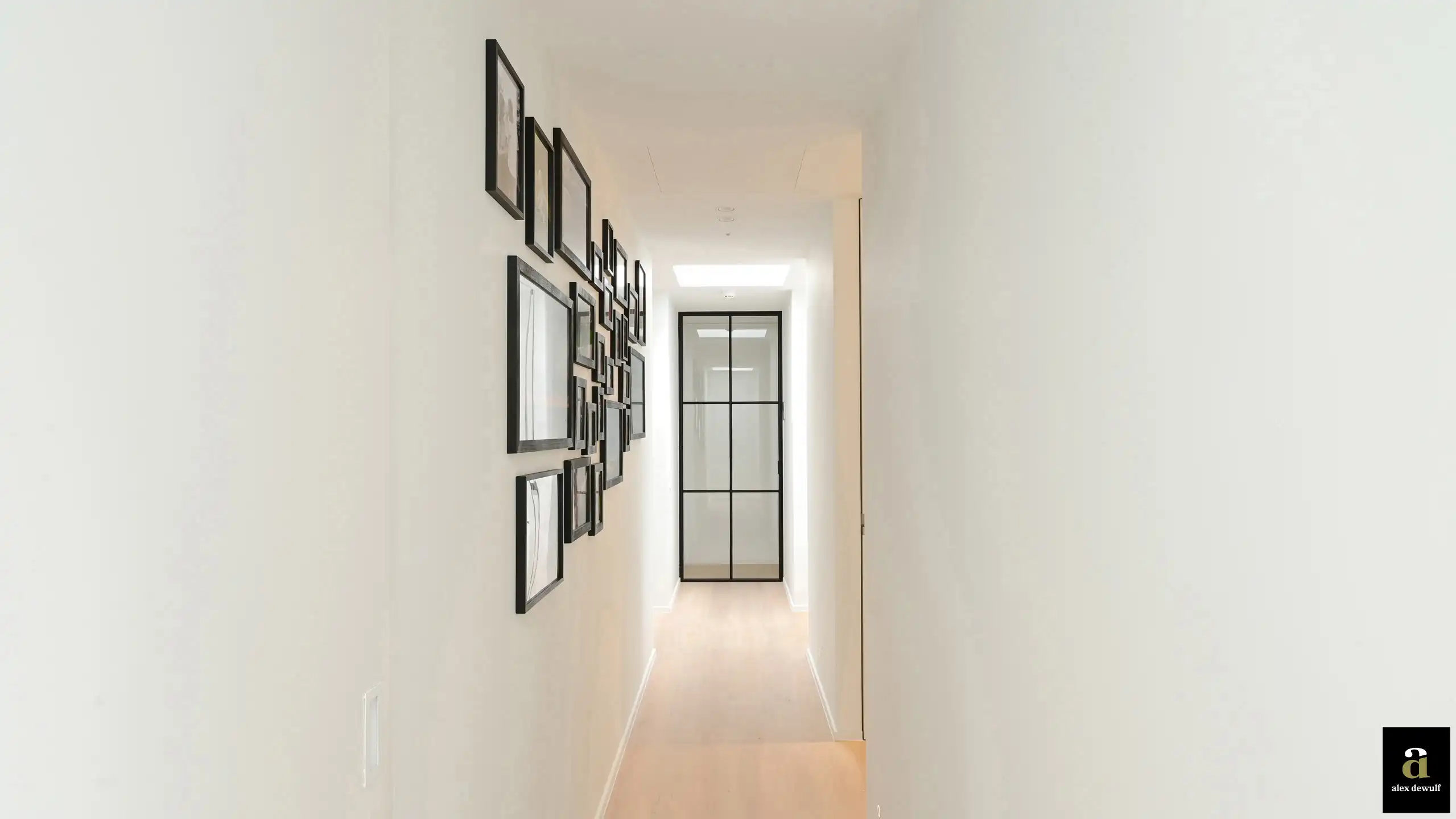 Licht en modern duplexappartement, gelegen vlakbij Zeedijk en Rubensplein. foto 23