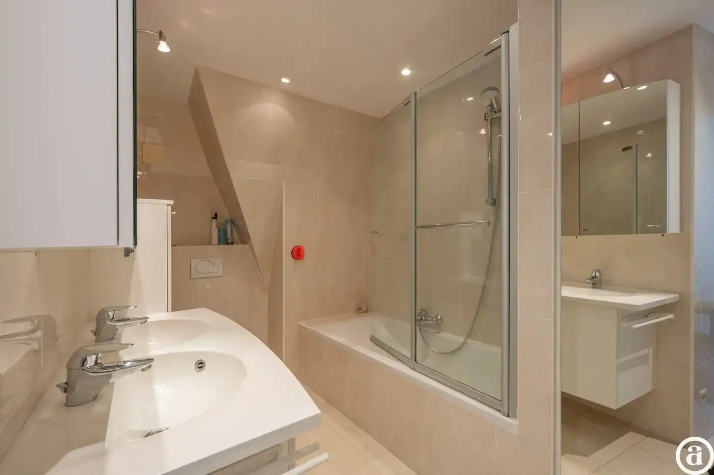 Hoekappartement van 130 m² gelegen in een villa residentie te Zoute foto 14