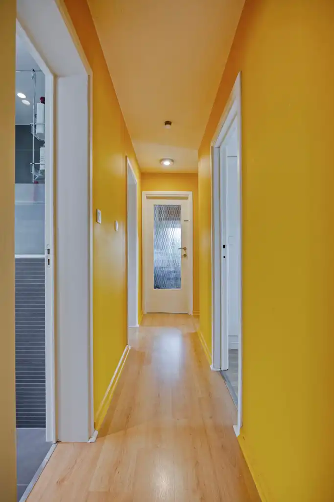 Instapklare woning met 4 slaapkamers, tuin & 2 garages foto 13
