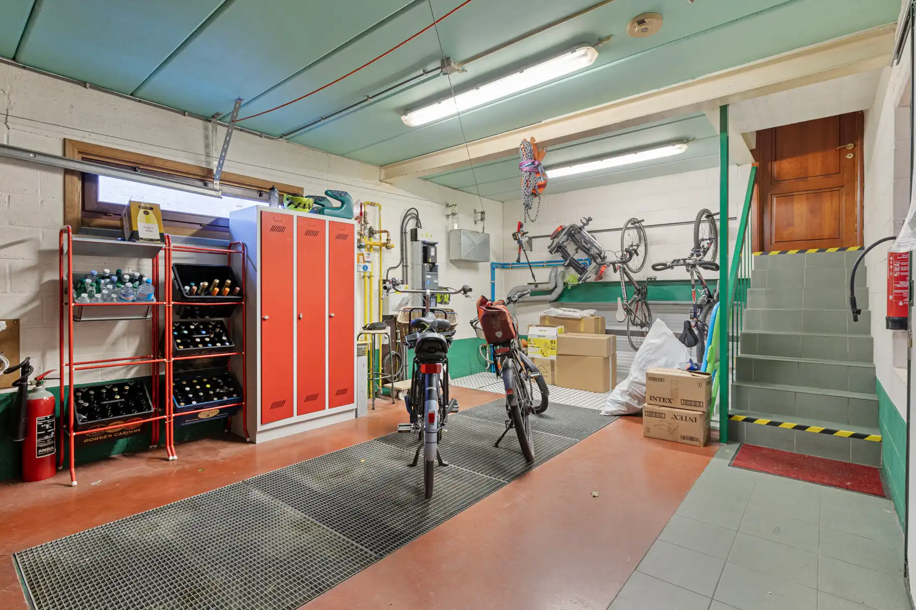 Ruime villa met LOODS! foto 16