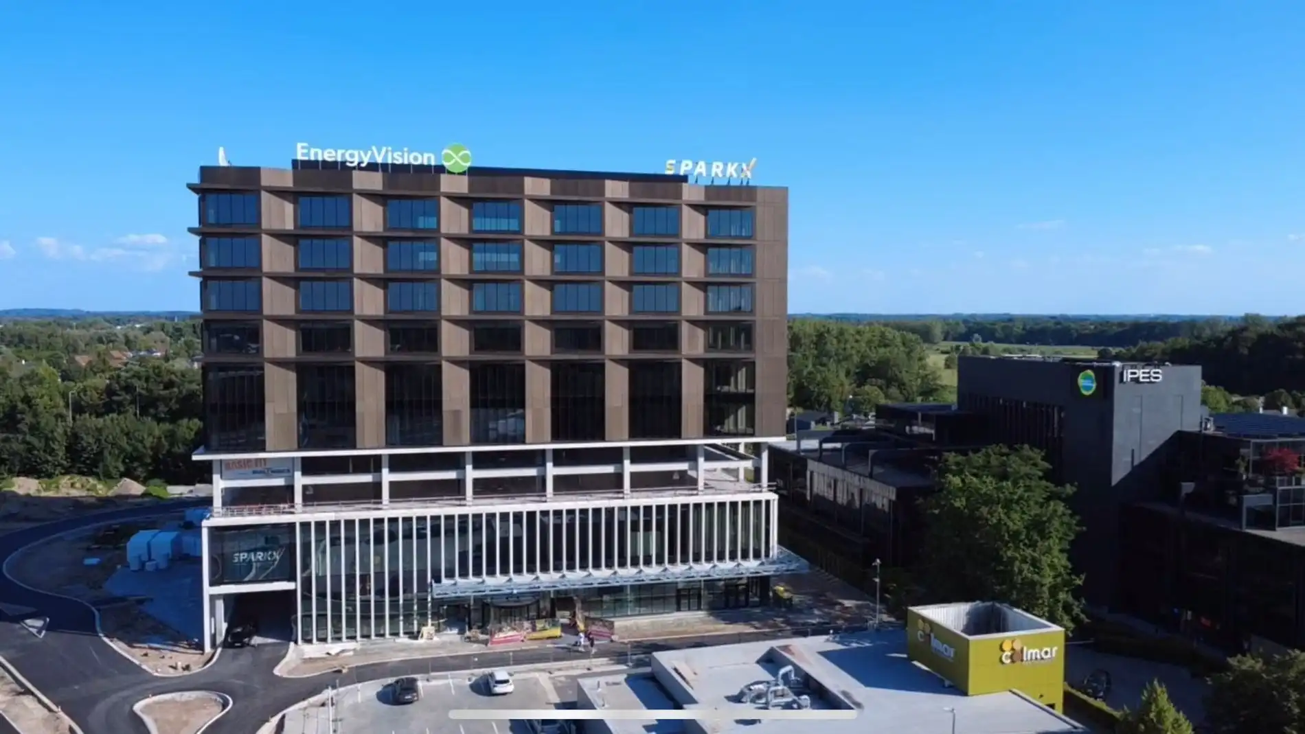 Kantoren te huur in nieuwbouwproject Ouverture tegenover KBC toren te Gent foto {{pictureIndex}}