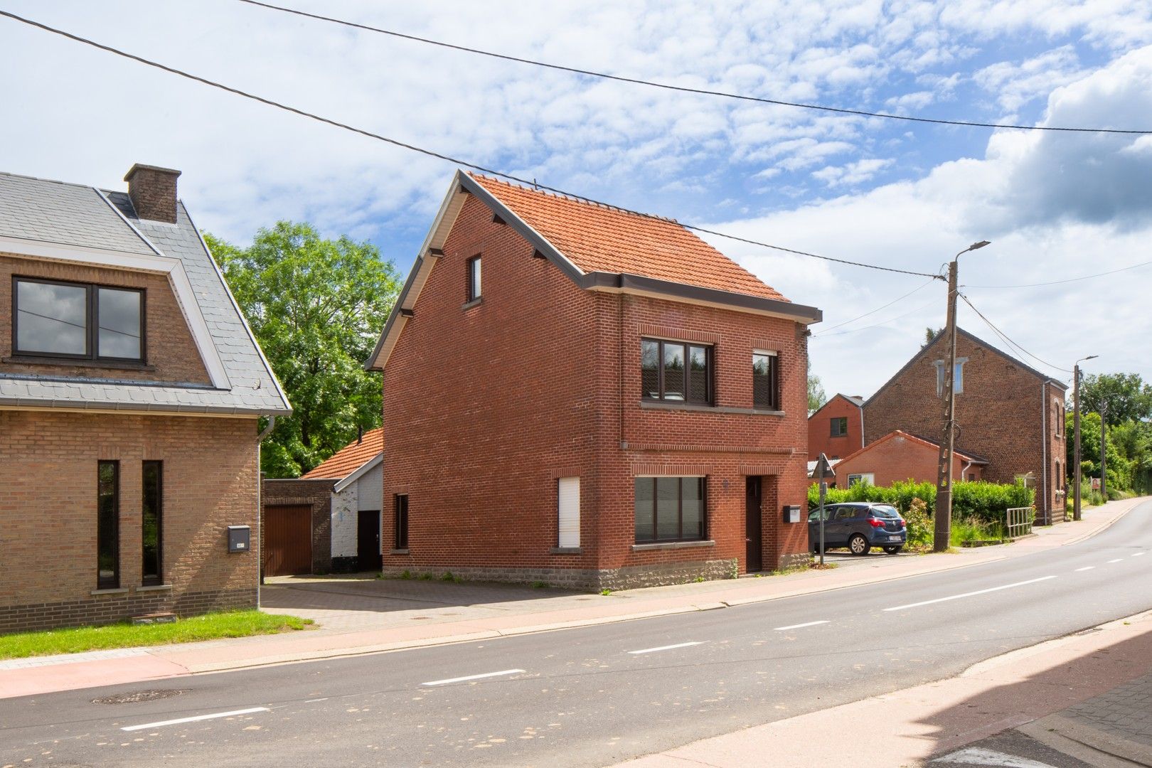 Eengezinswoning met koer op ideale locatie foto 1