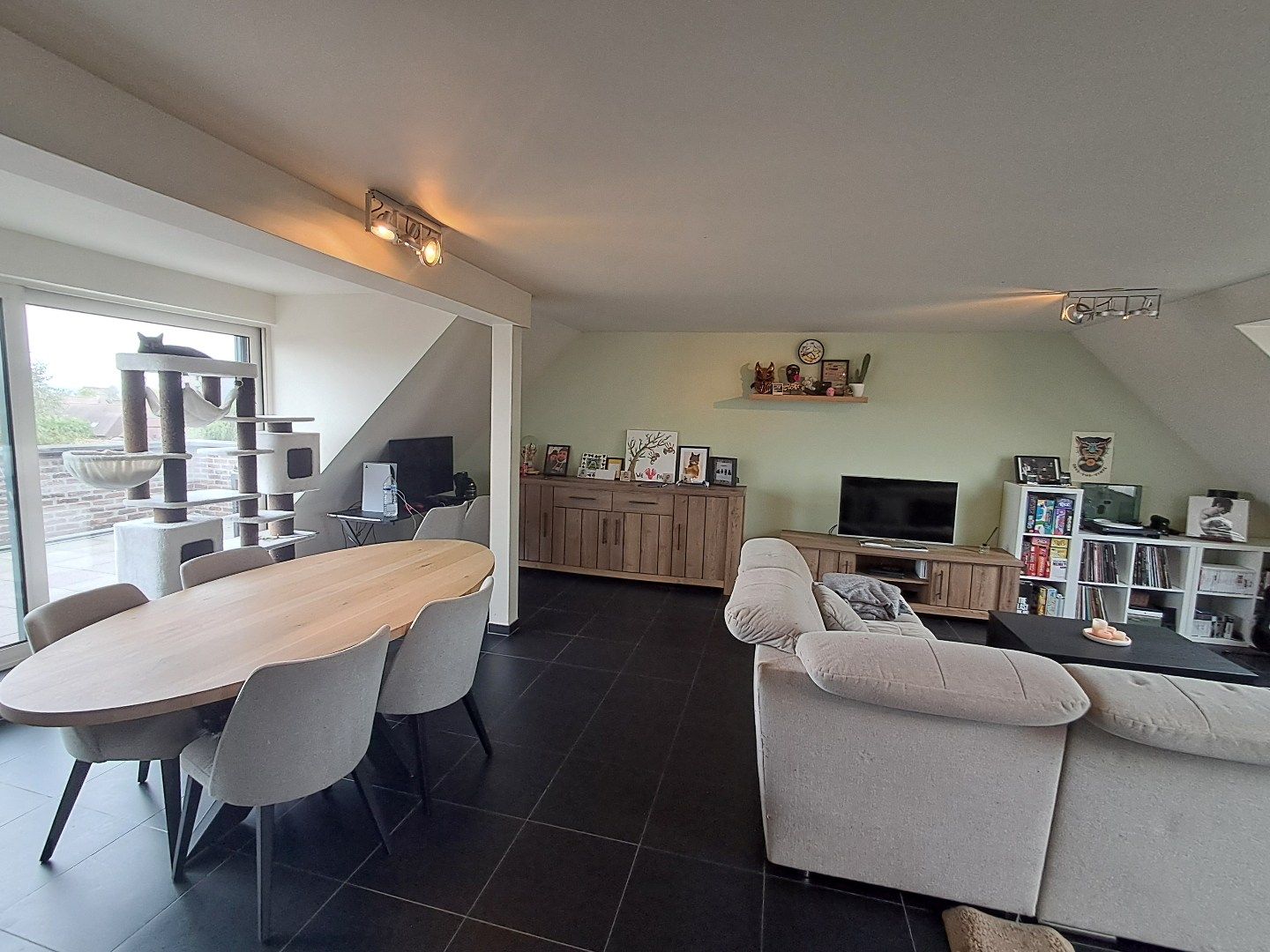 Ruim appartement te Lichtervelde foto 3