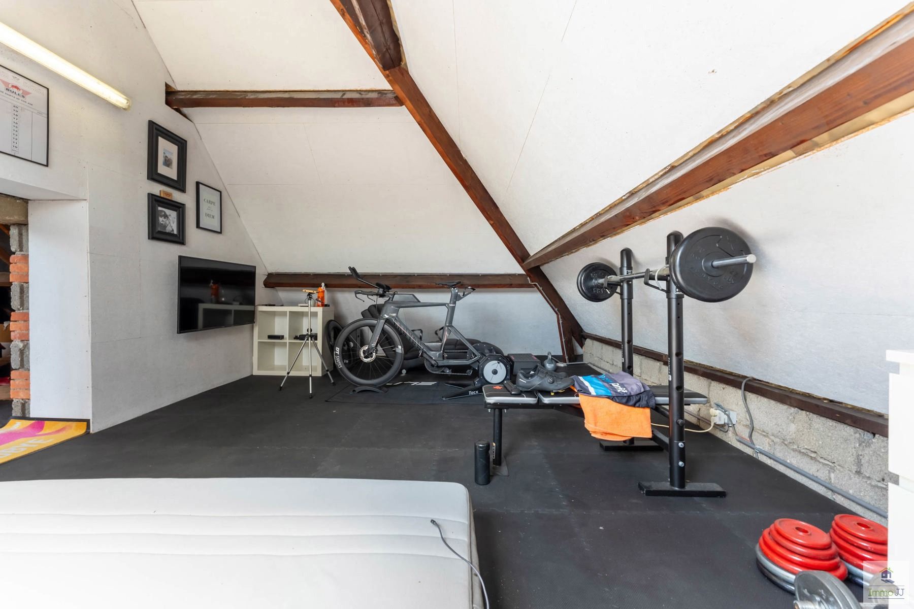 Gemeubelde woning met zwembad  foto 39