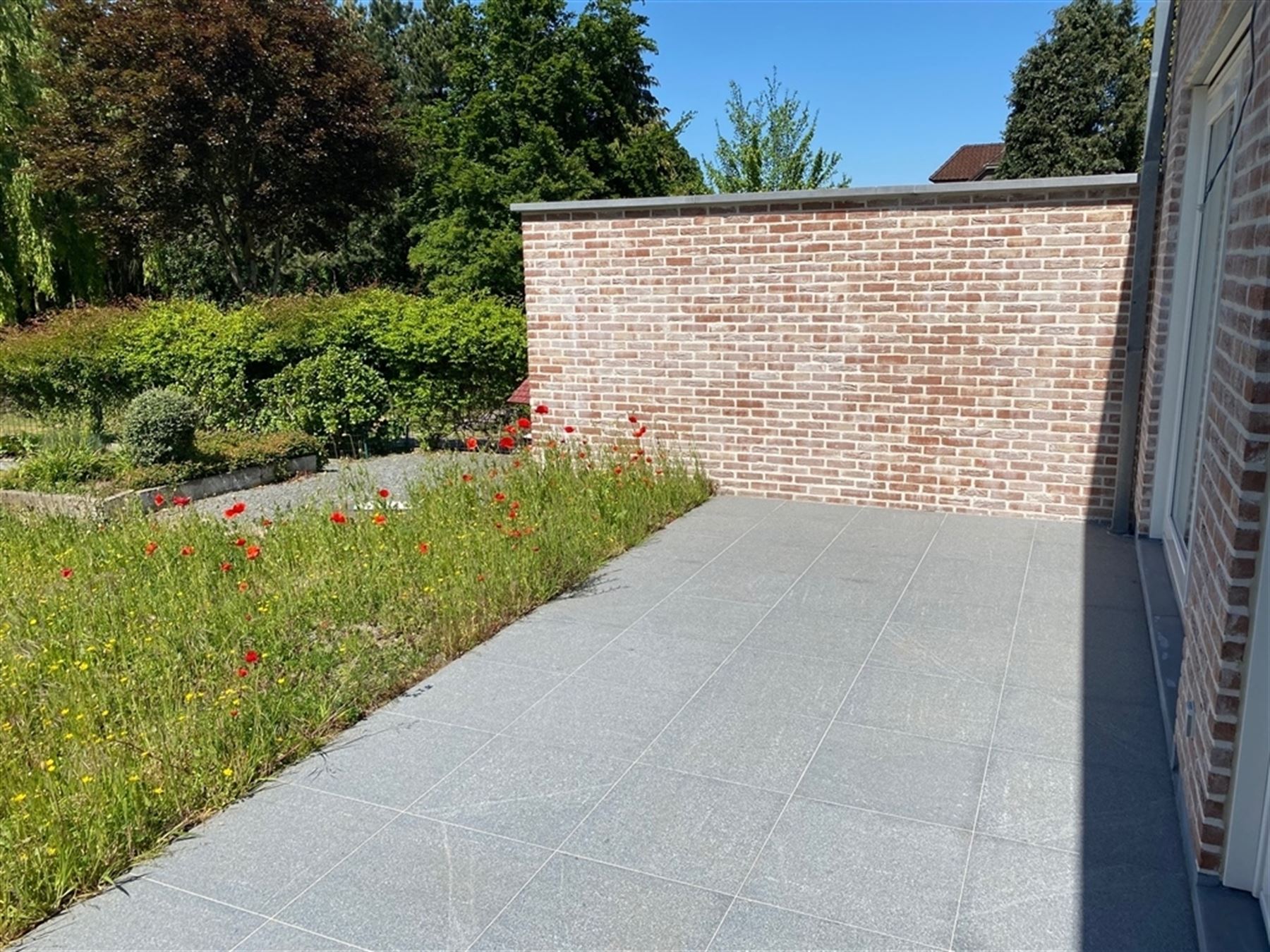 Goed uitgeruste ruime  nieuwbouwwoning foto 7