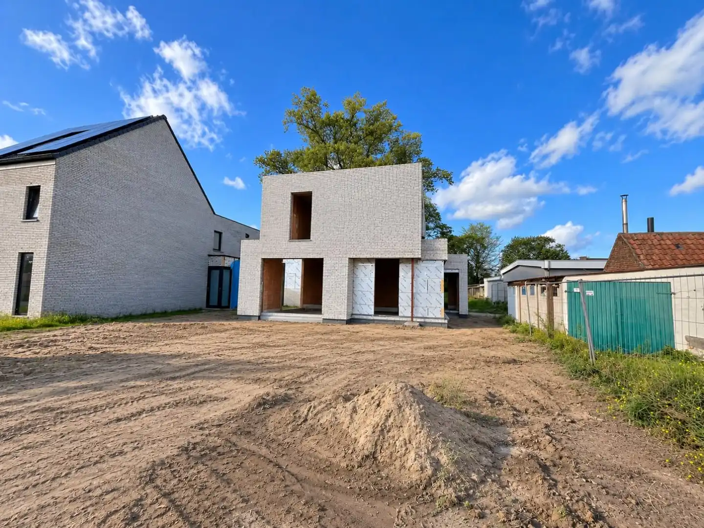 NIEUWBOUWZONDAG 25 OKTOBER 2026 VAN 10u00-12u00 & 14u00-16u00 - Exclusieve villa op 1.214 m² met bedrijfsruimte op centrale ligging te Oudenburg foto 3