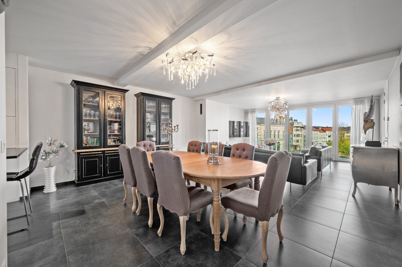 Instapklare, moderne penthouse op de Grote Markt in Tienen foto 9