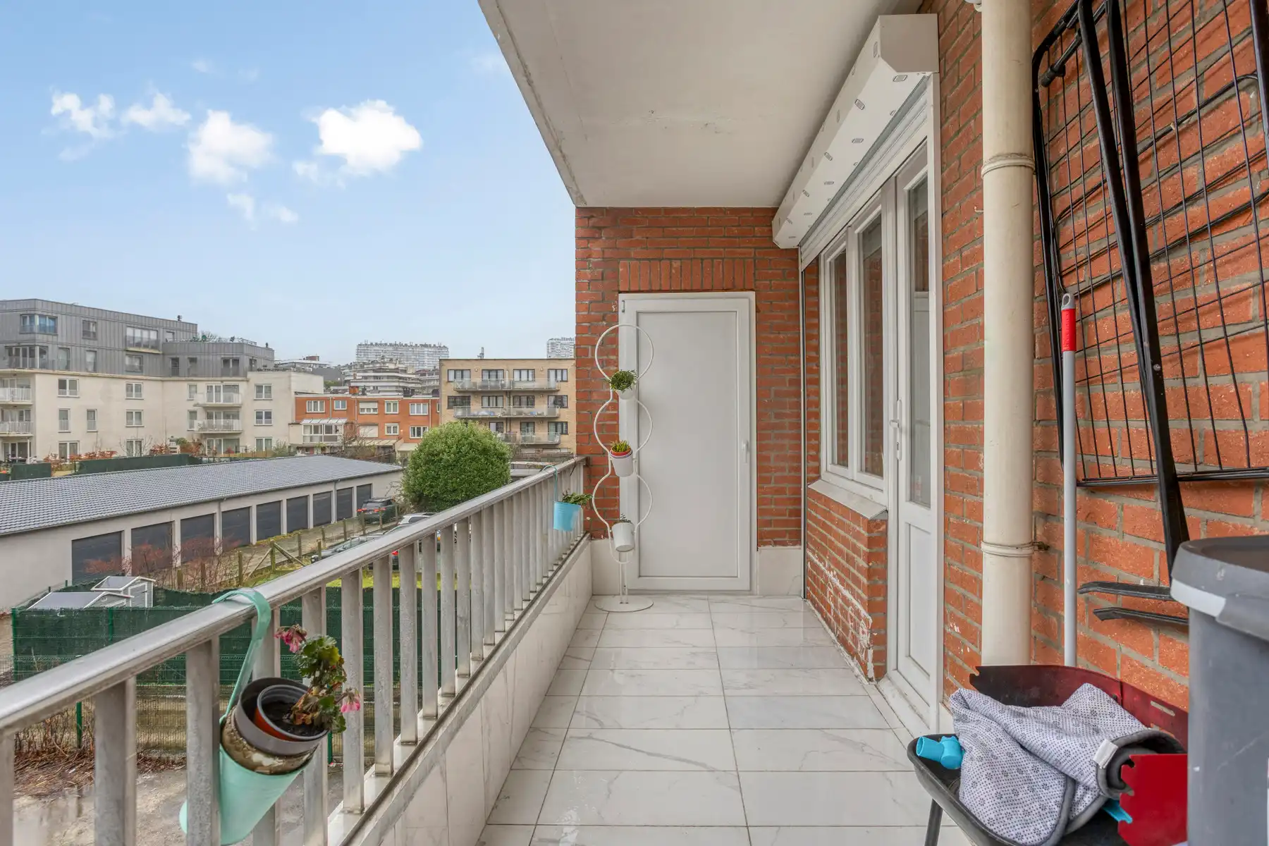 Ruim instapklaar appartement met parking foto 21
