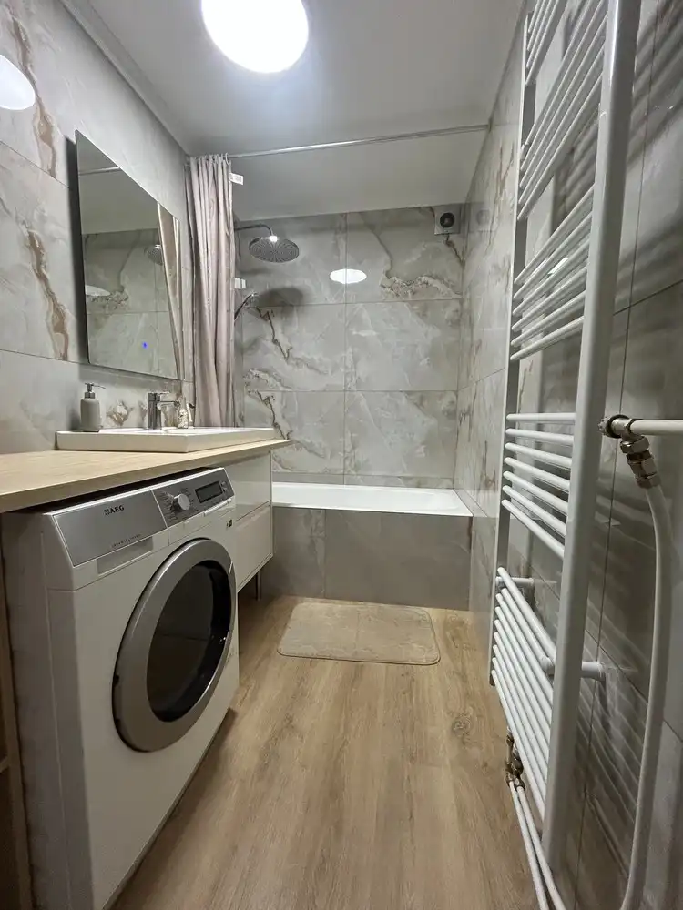 GERENOVEERD APPARTEMENT MET 2 SLAAPKAMERS, BUREAURUIMTE EN TERRAS foto 7