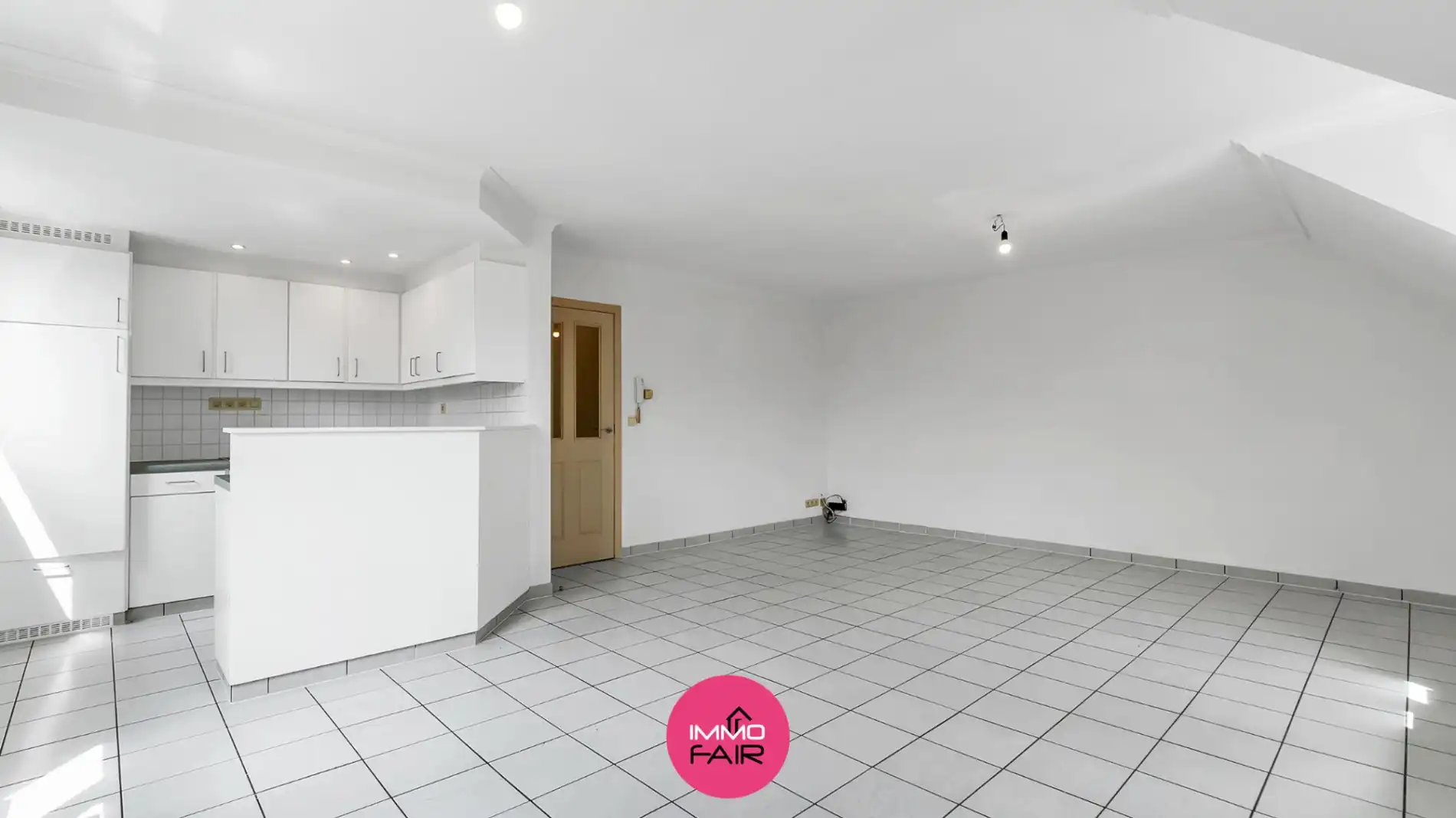 Betaalbaar, energiezuinig appartement met aparte studio in het rustige Hees foto 2