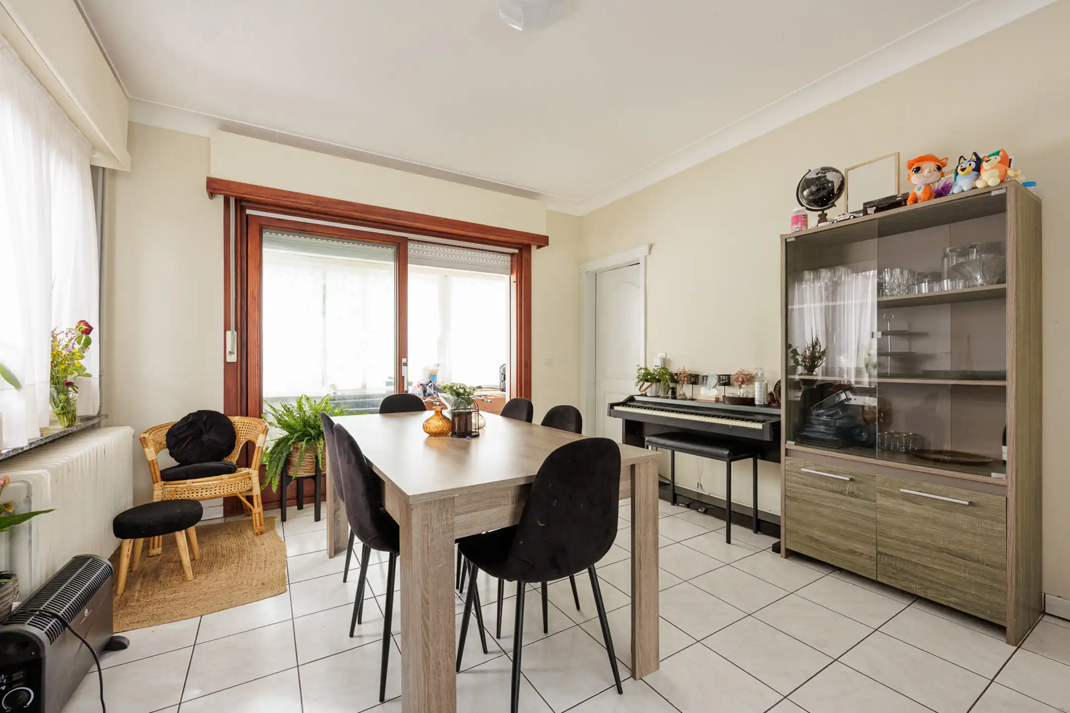 Op te frissen woning met 3slpk op gunstige locatie te Beerse foto 5