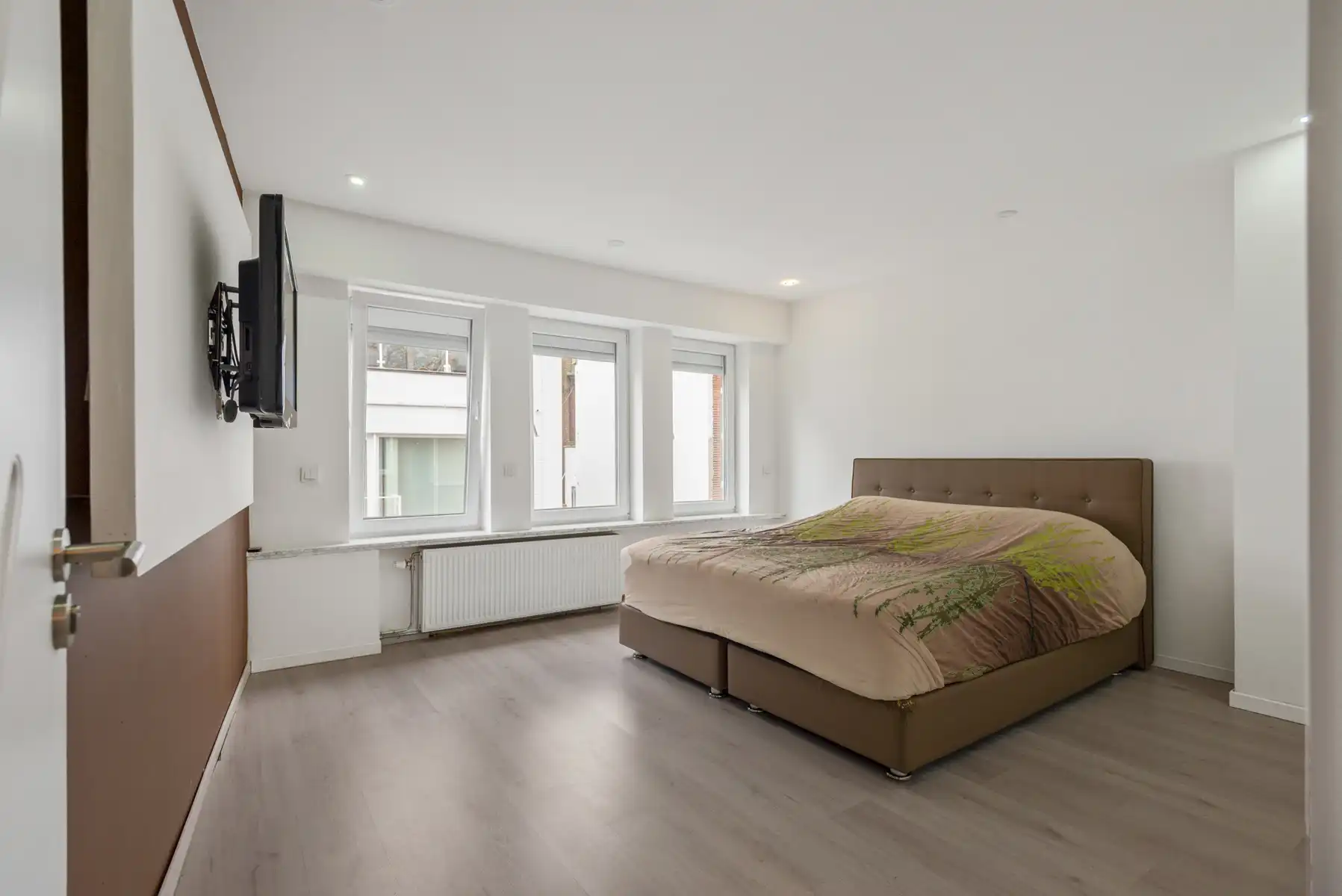 Uniek handelspand mét gerenoveerde woonst in het hart van Boom foto 6