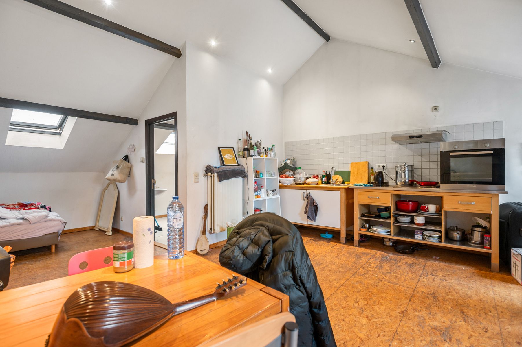 Handelshuis met tuin en stabiele huuropbrengst te koop foto 4