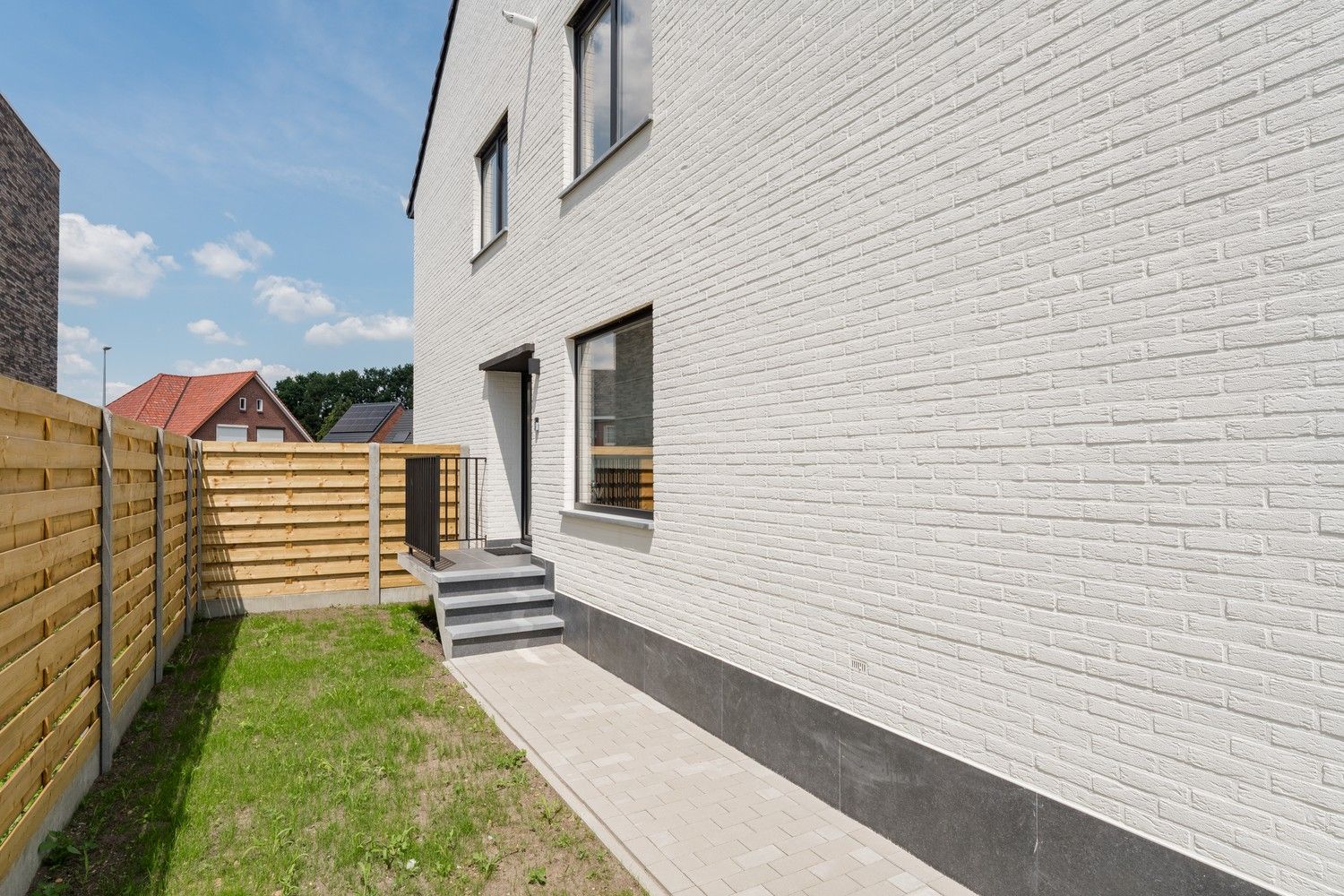 Ruim en volledig gerenoveerd 3 slaapkamer appartement foto 3