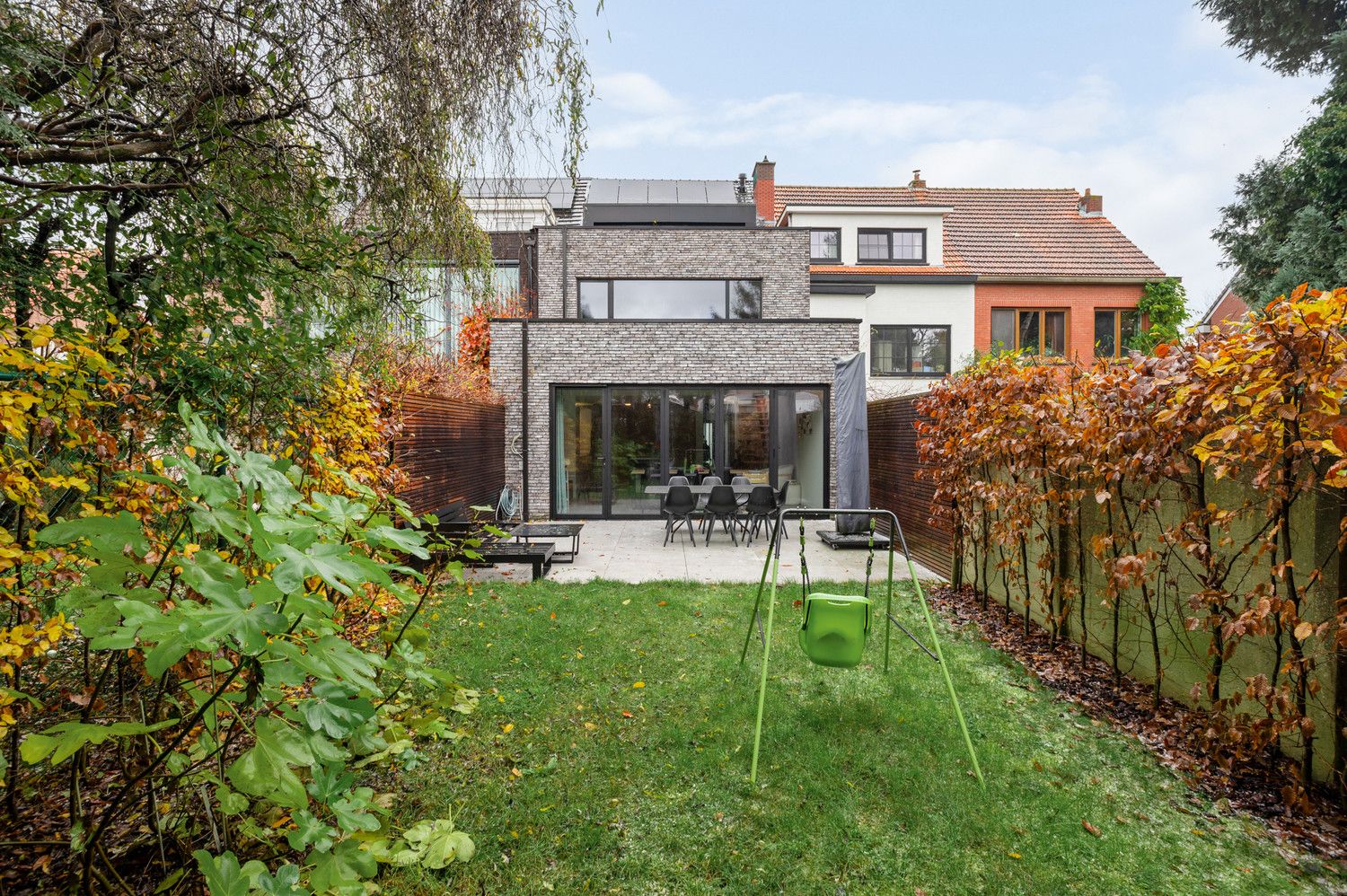 Prachtige vernieuwbouw met 3 slaapkamers, 2 badkamers en tuin op een toplocatie in Schoten! foto 18