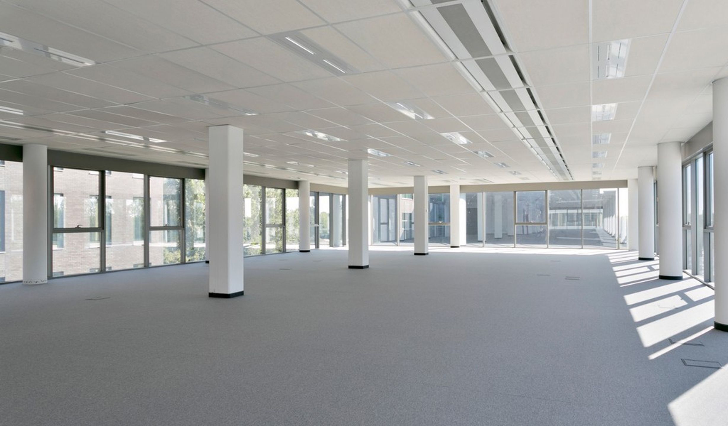 Moderne instapklaar kantorengebouw The Ultimate foto 10