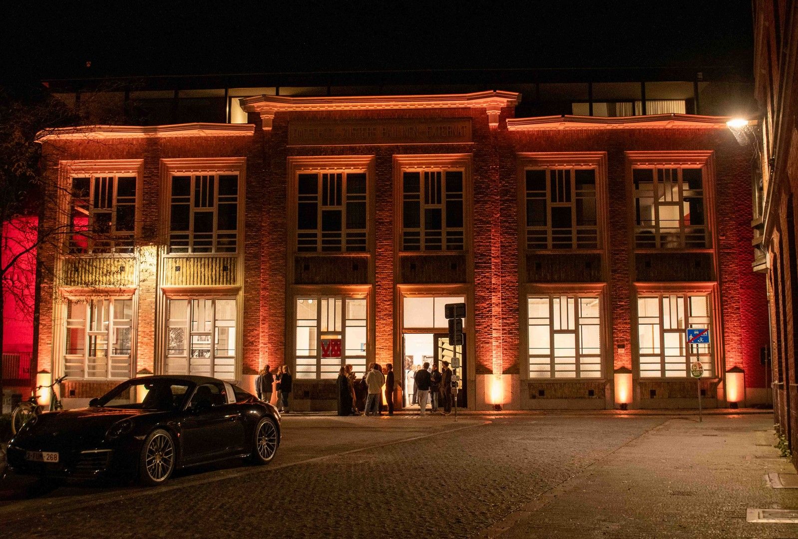 Unieke casco handelsruimte op een topligging aan de Broeltorens in Kortrijk foto 12