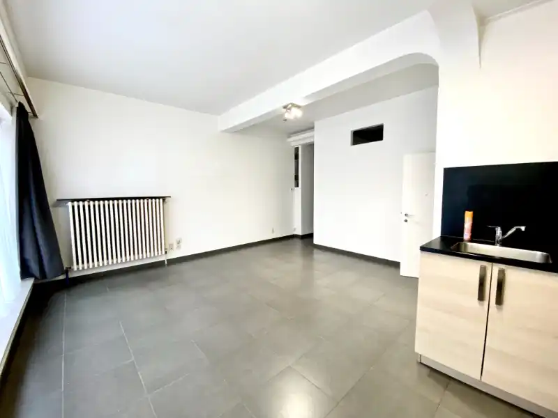 Ruime studio in centrum Ieper foto {{pictureIndex}}