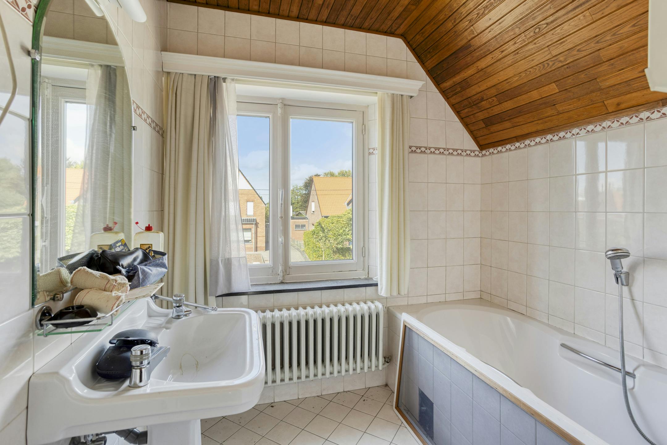 Te renoveren woning te koop net buiten het centrum van Retie foto 21