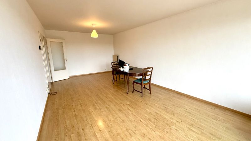 Ruim, centraal gelegen appartement met 2 slaapkamers en terras foto 4