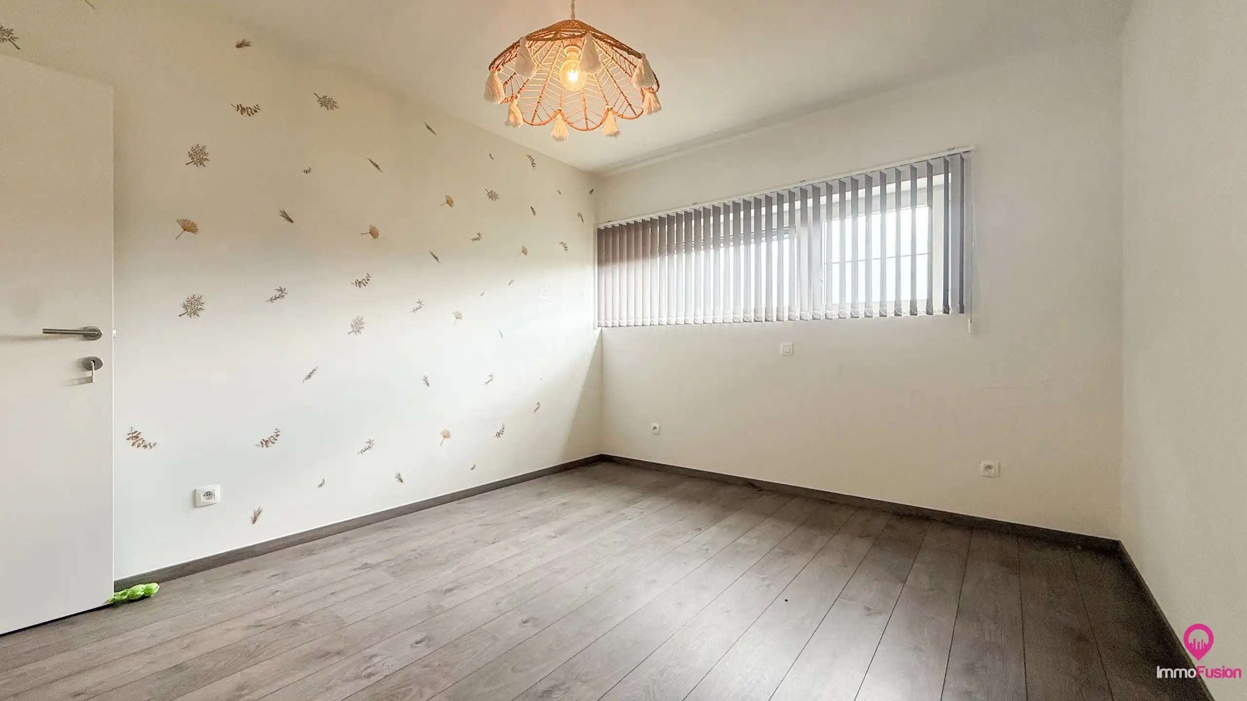 Recente halfopen woning met 3slpks, veranda en ruime tuin! foto 22