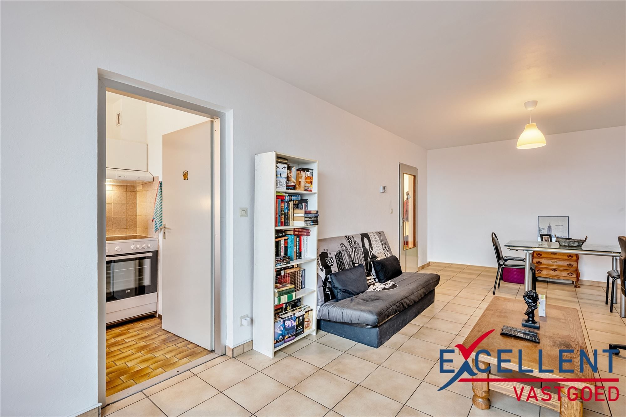 Centraal gelegen appartement met 2 slaapkamers in Deinze te koop foto 2