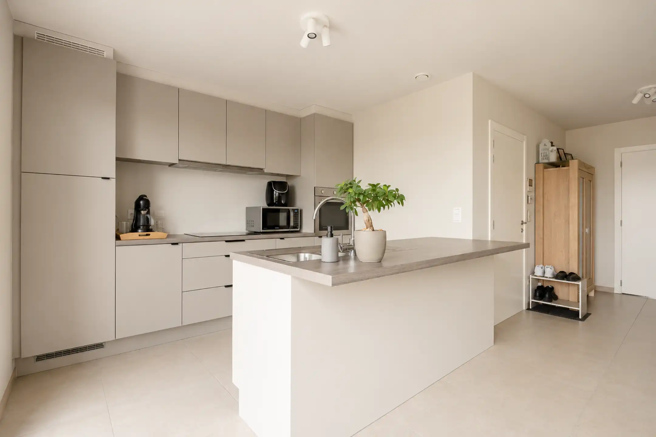 Recent 2-slpk appartement met terras en garage – EPC A+ foto 2