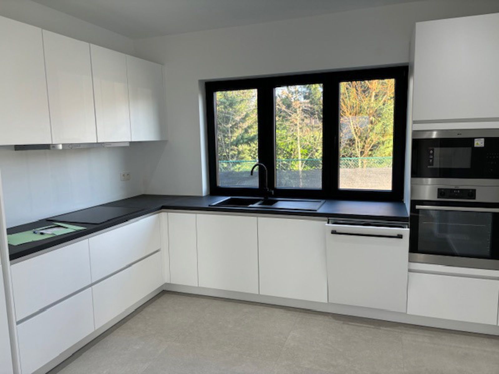 Prachtige villa met 4 slpks en garage foto 11