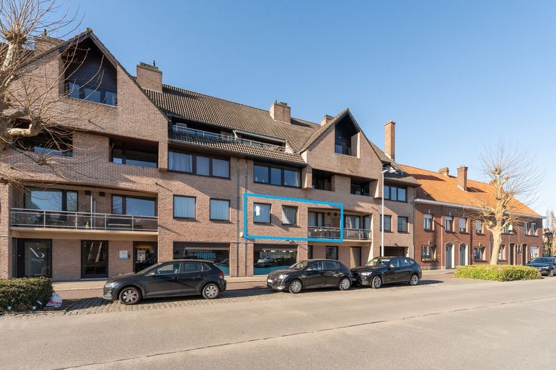 Roeselare : zeer ruim en lichtrijk appartement aan de rand van het centrum met 2 slps, terras vooraan en groot terras achteraan, opp 115 m2 foto 2
