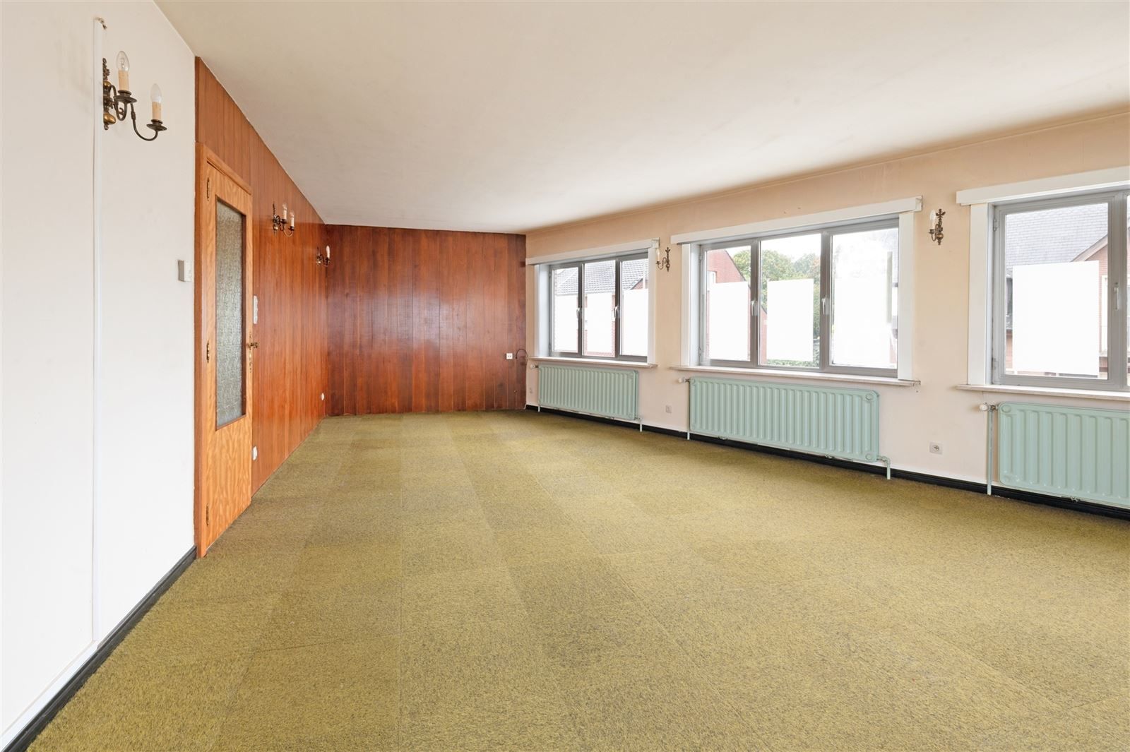Handelswoning met appartement, garage en parkeerplaats foto 11