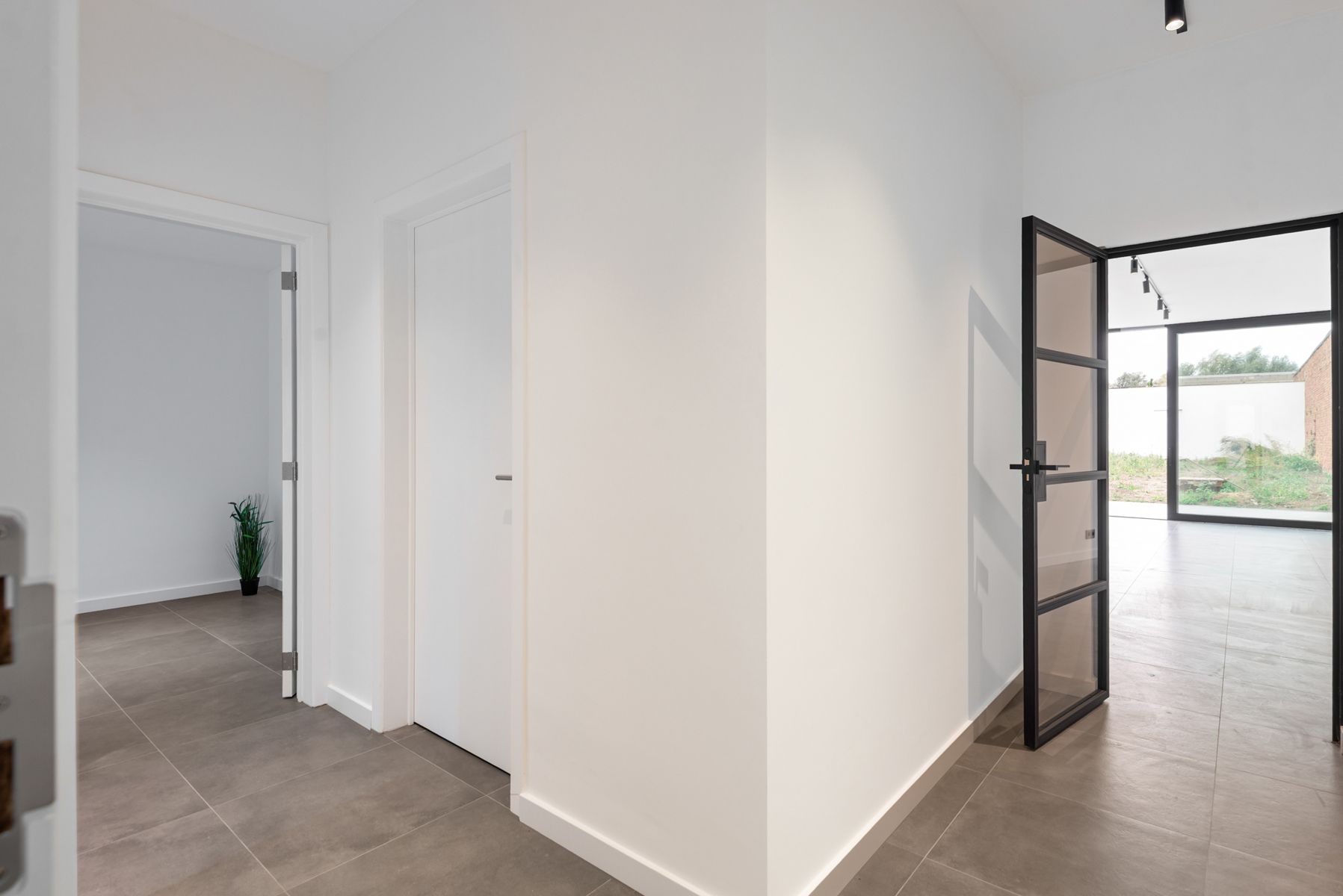 Nieuwbouw gelijkvloers appartement met tuin en garagebox foto 11