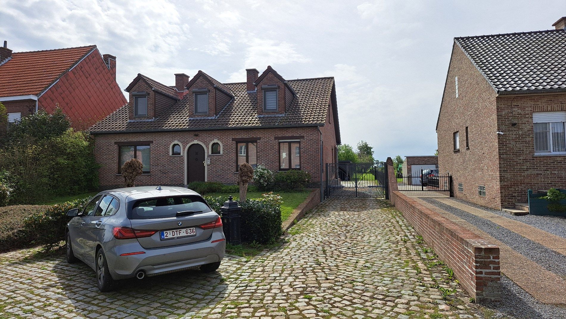 Villa met 6 slaapkamers, 2 badkamers en grote tuin foto 1