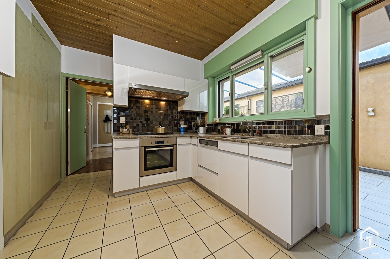 Gezellige en ruime gezinswoning foto 9