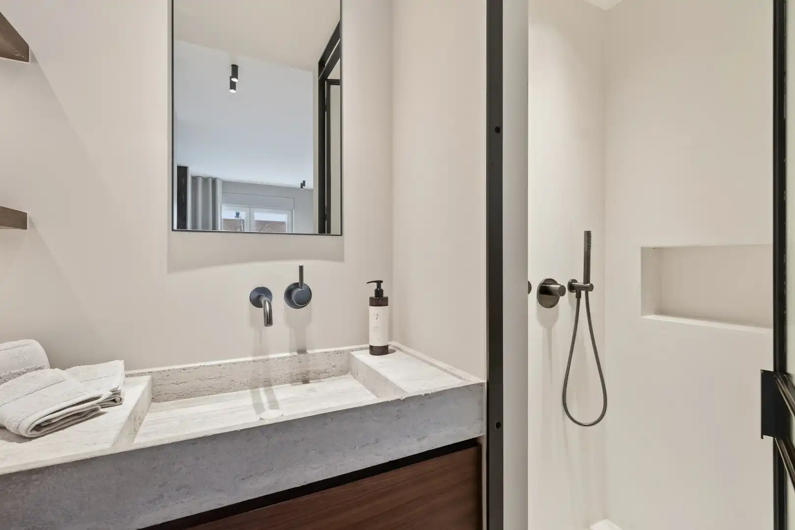 Milenka - Appartement 6e verdieping – Tijdloze klasse met zeezicht foto 20