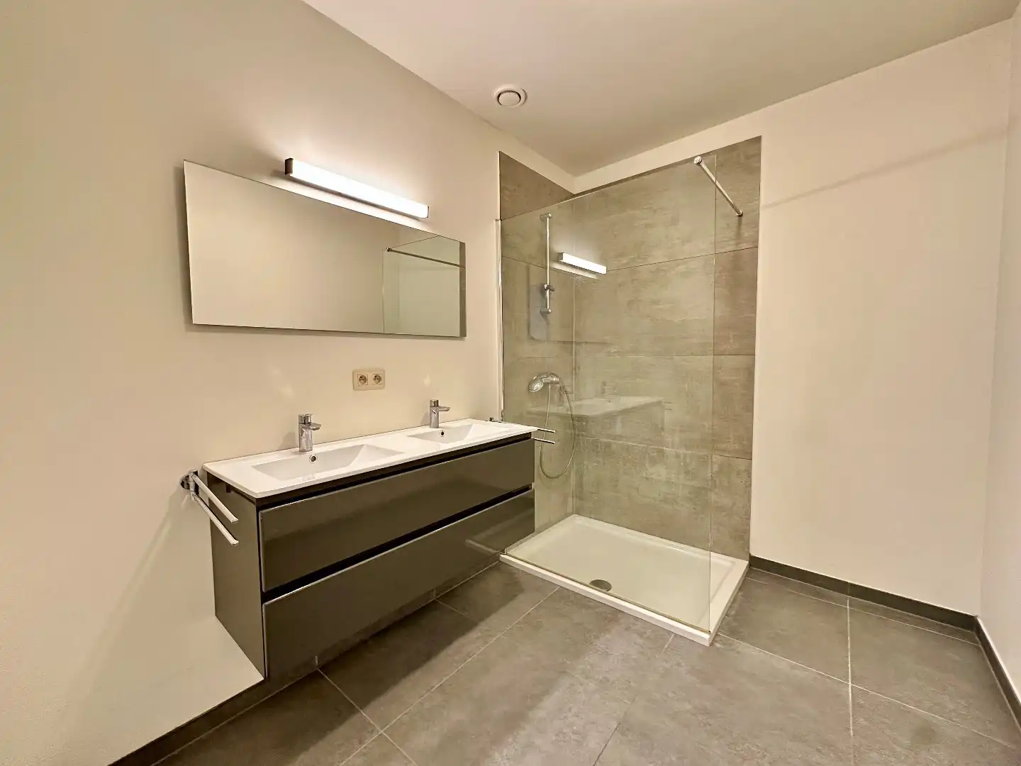 Ruim en energiezuinig appartement in het centrum van Tongeren met 2 slaapkamers foto 8