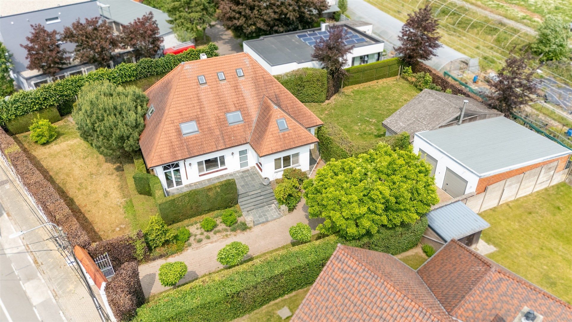 Charmante villa met 3 slks en tuin op groot perceel foto 30
