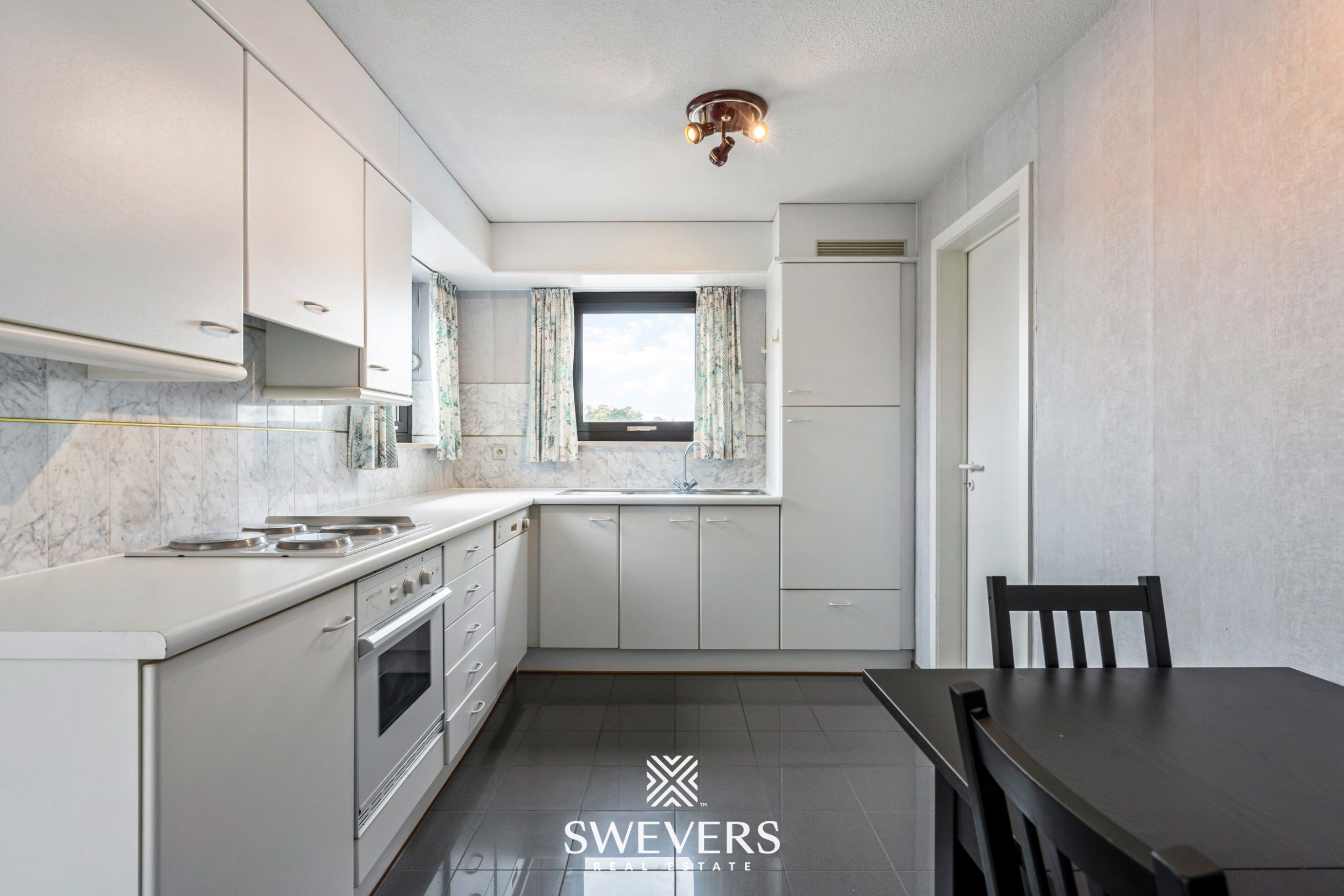 Instapklaar appartement met twee slaapkamers en autostaandplaats foto 6