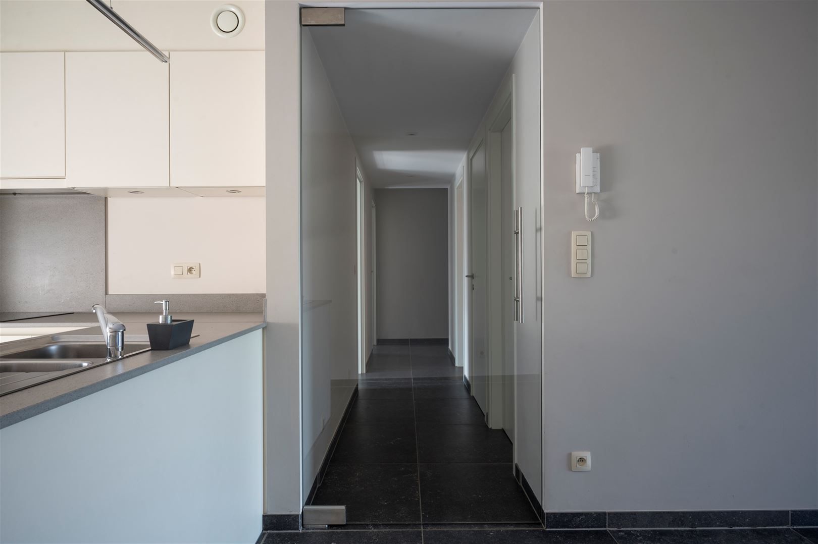 2 slaapkamer app met zonnig terras foto 22