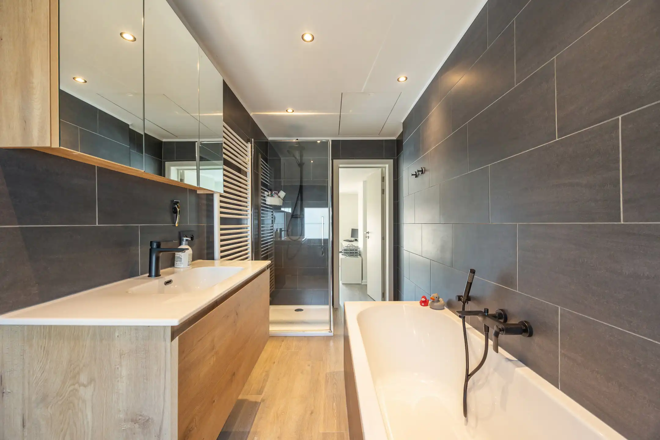 Energiezuinige 2slpk-woning met garage op toplocatie Beerse. foto 15
