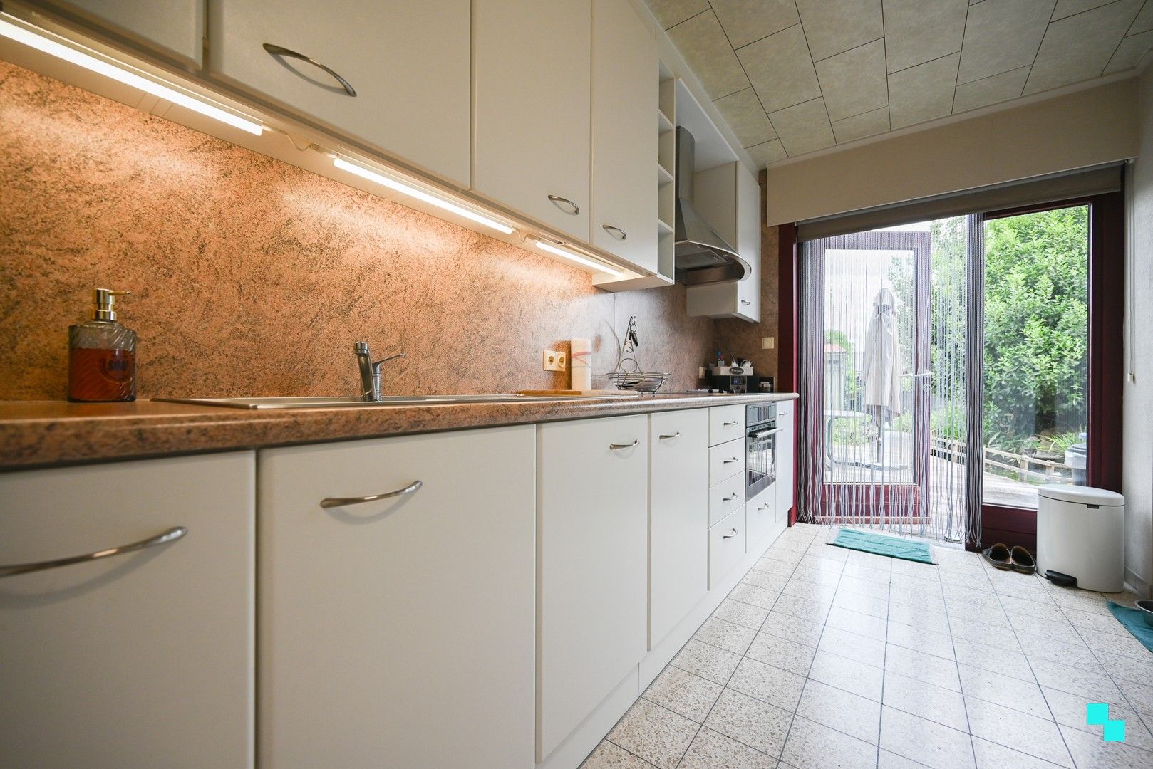 Rustig gelegen woning met gezellige tuin te Izegem foto 11