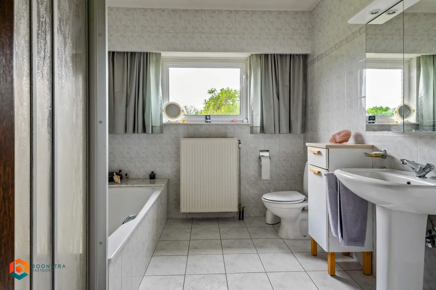 Ruime villa (325m²) op een perceel van 2567m² in prachtige omgeving foto 11