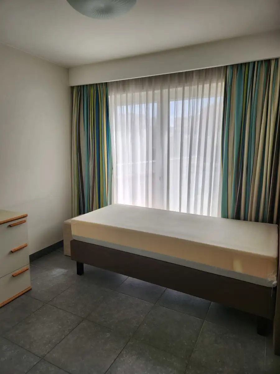 Ruim 3-kamer appartement&nbsp; met terras nabij het station en het stadscentrum foto 4