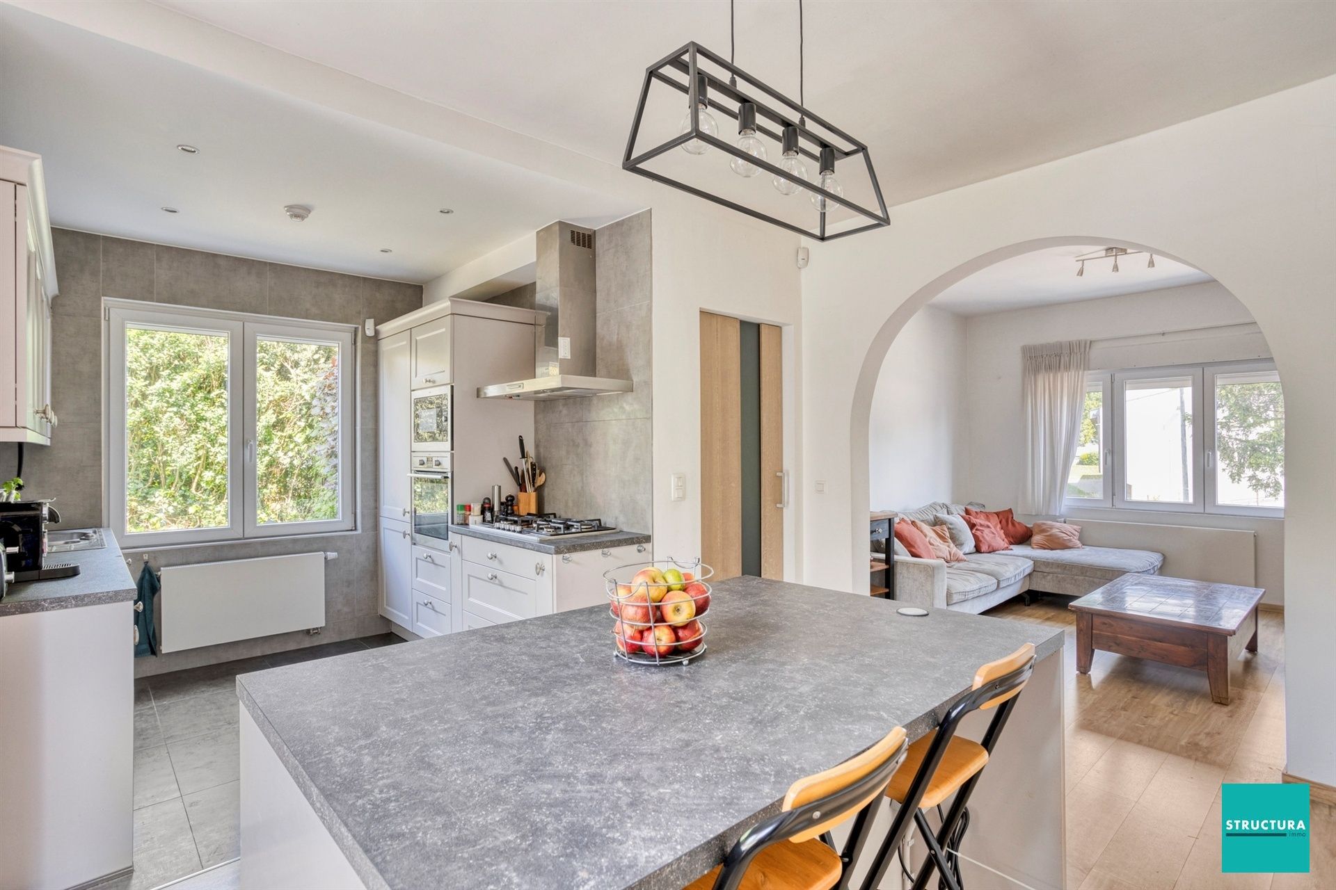 Gerenoveerde woning met 3 kamers en ZW-gerichte tuin foto 6