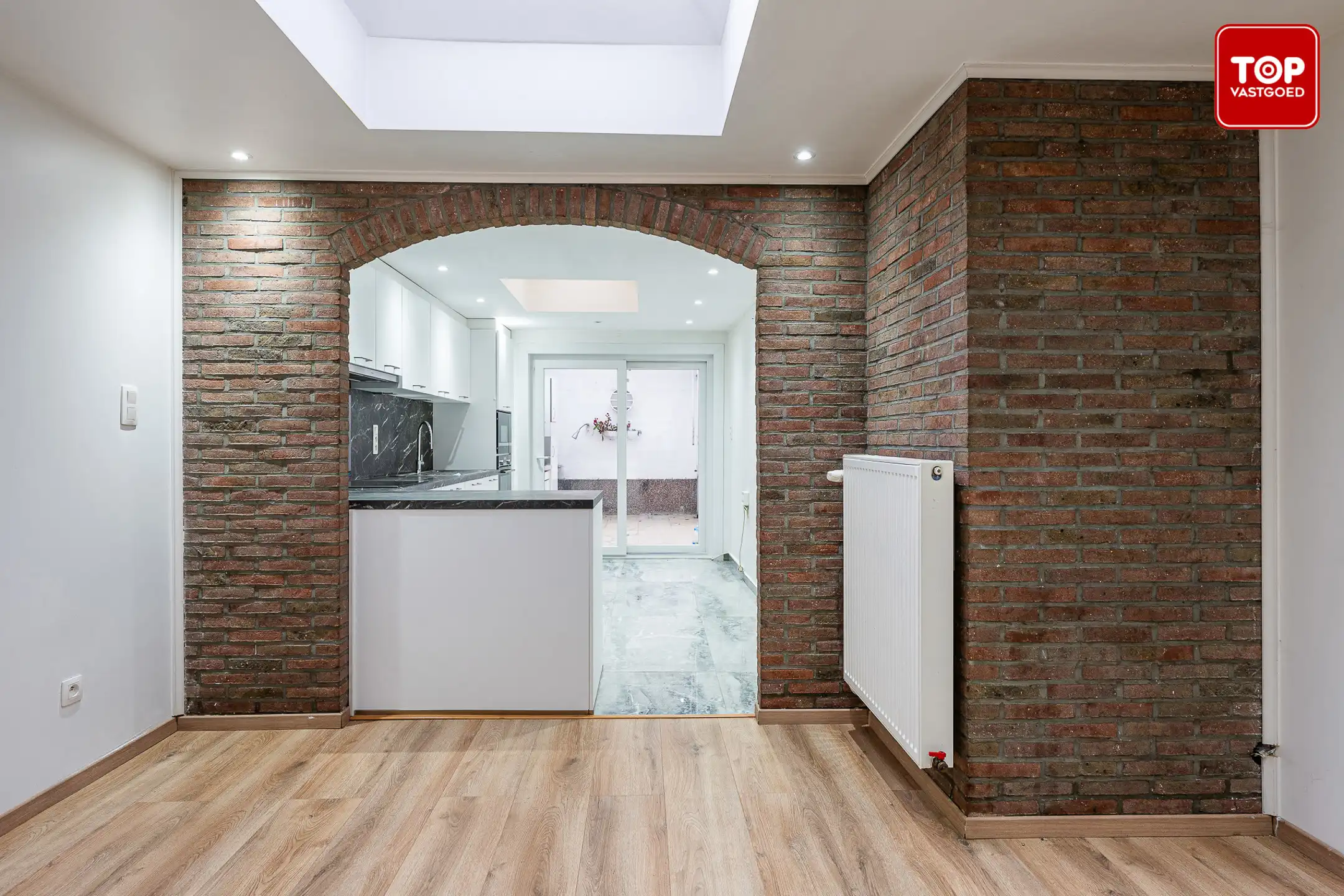 Instapklare woning met stadkskoer op gunstige locatie. foto 7