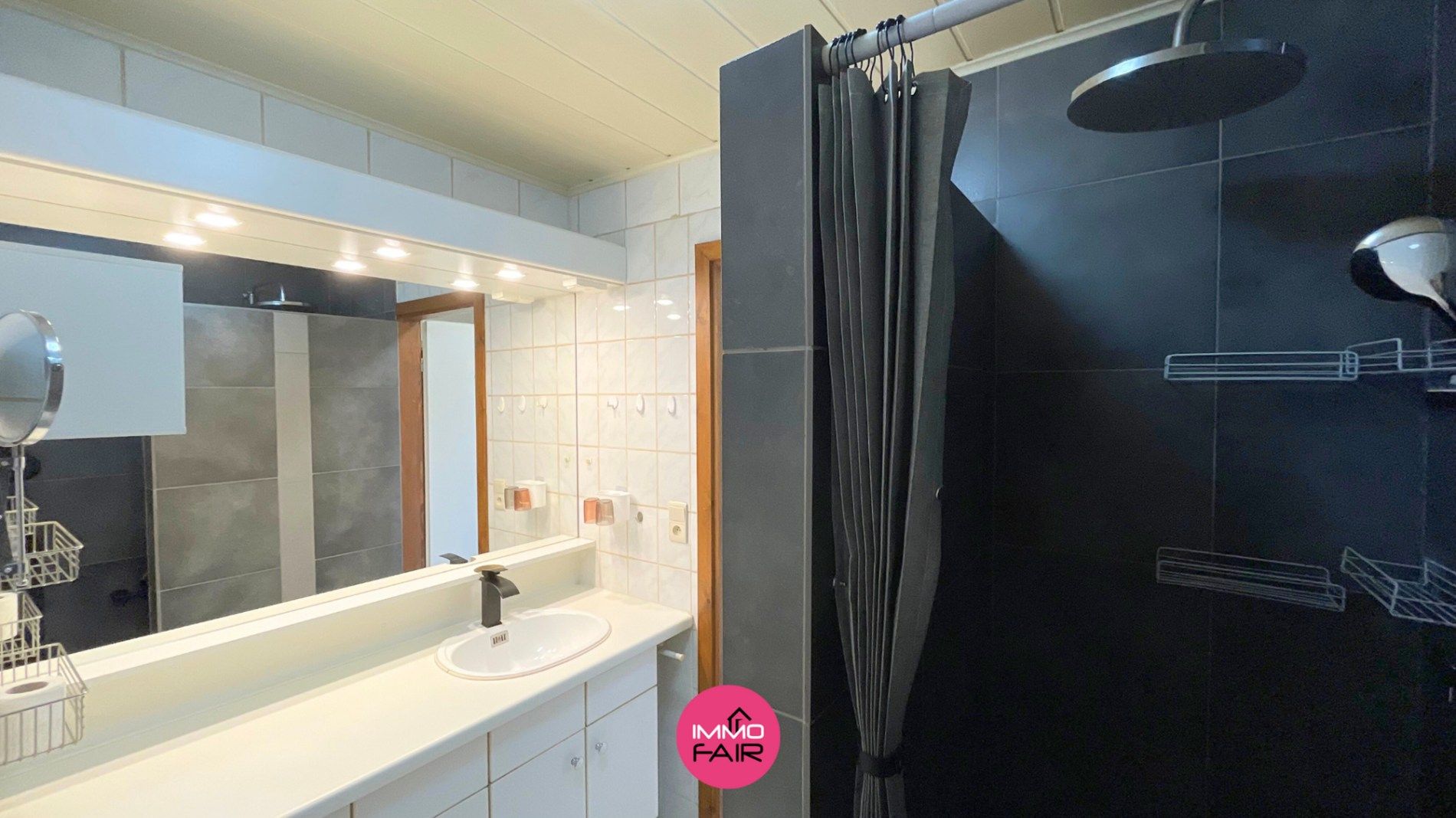 Instapklaar en budgetvriendelijk appartement in hartje Lanaken foto 10