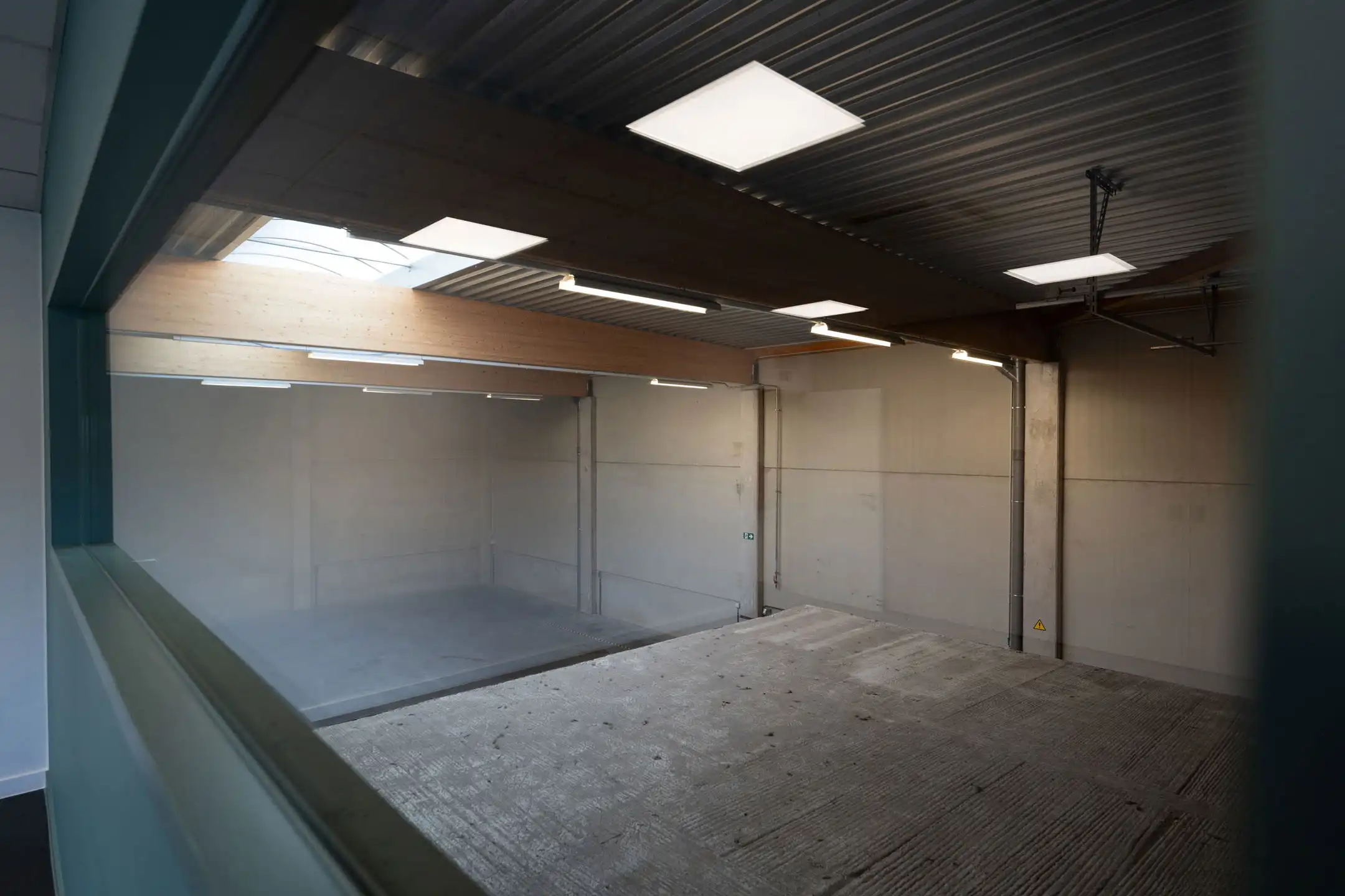 Te huur: bedrijfsunit met 360 m² magazijn en 144 m² kantoor foto 15