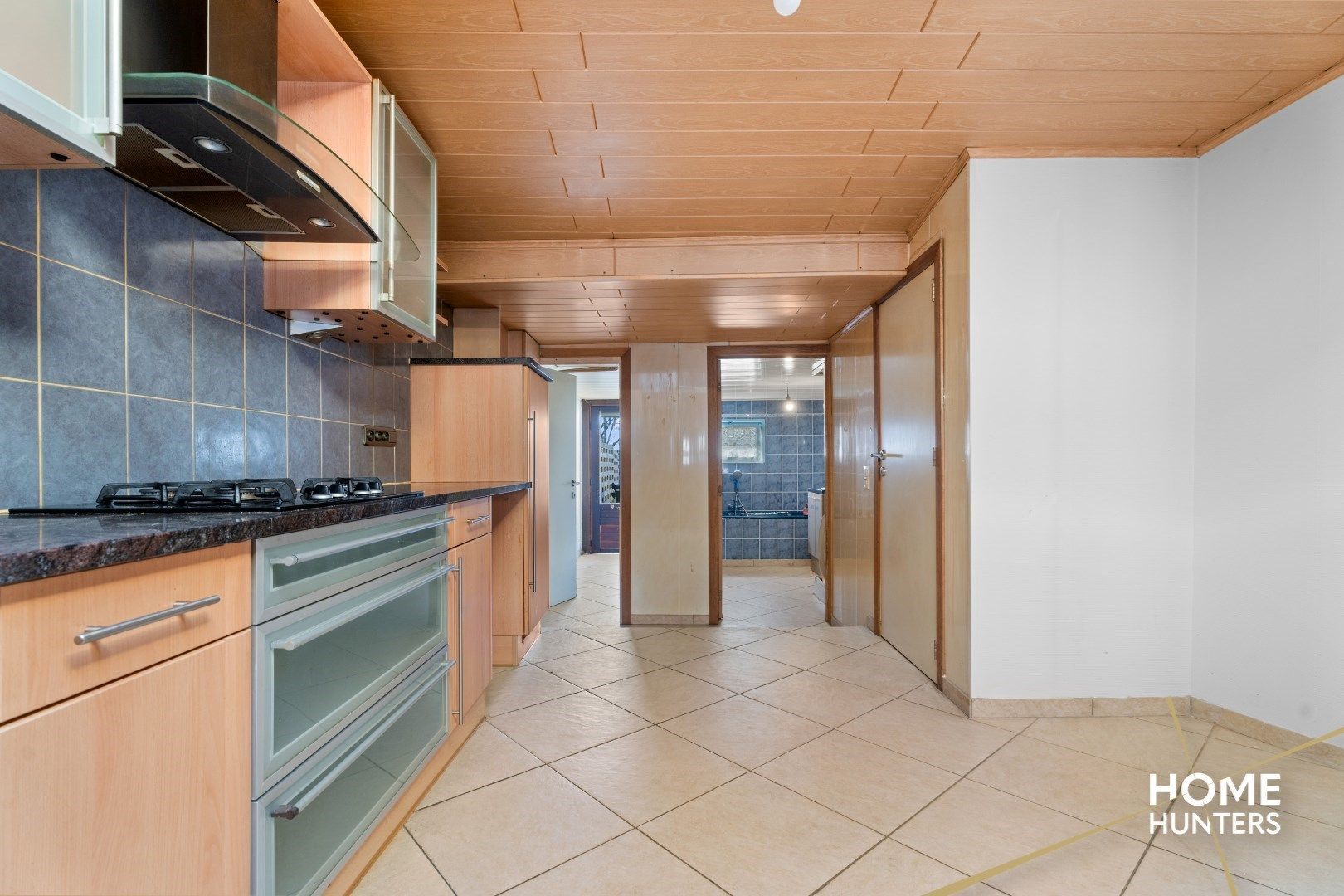 Praktische woning met 2 slaapkamers en uitgestrekte tuin in het rustige Wijtschate foto 7