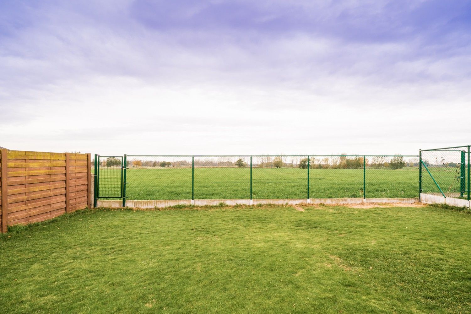 Halfopen bebouwing met ruime garage en prachtig uitzicht op de velden foto 29