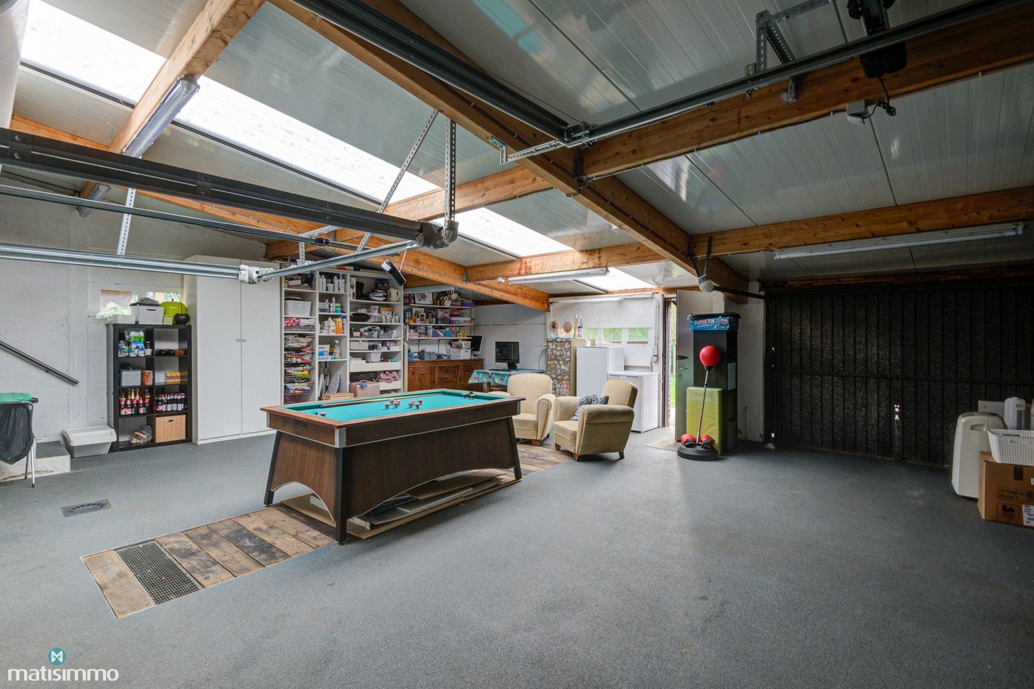 GEZINSWONING MET 3 SLAAPKAMERS, RUIME INPANDIGE GARAGE EN GROTE TUIN TE HOESELT foto 32