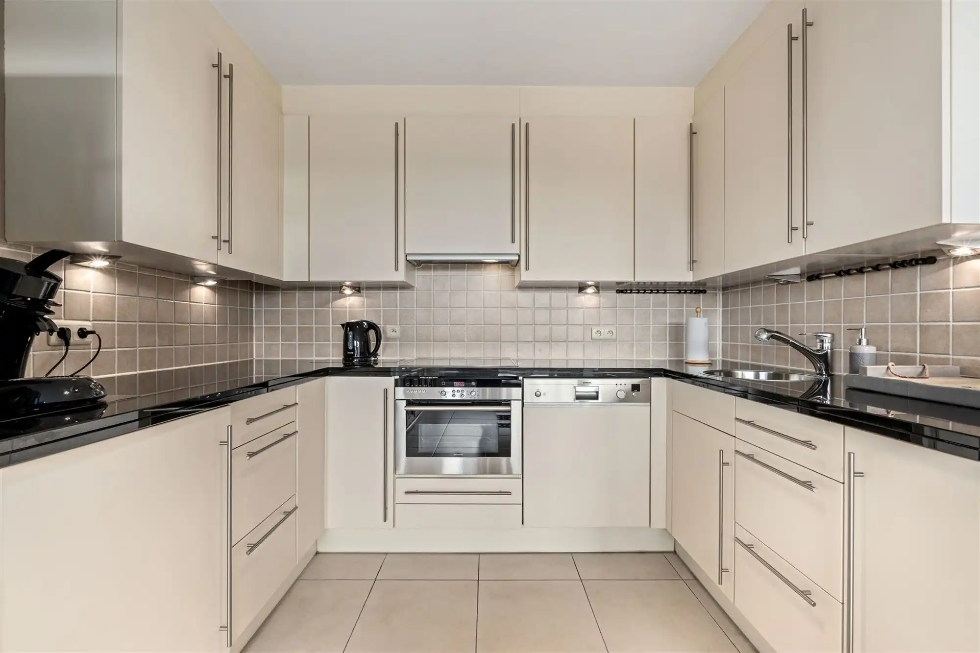 Instapklaar duplex appartement met terras aan zee! foto 7